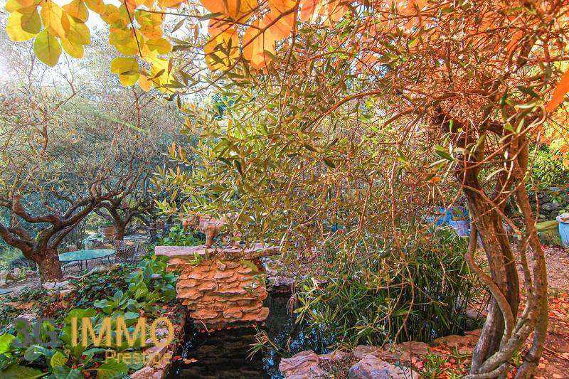 Villa - 267 m² - 10 pièces