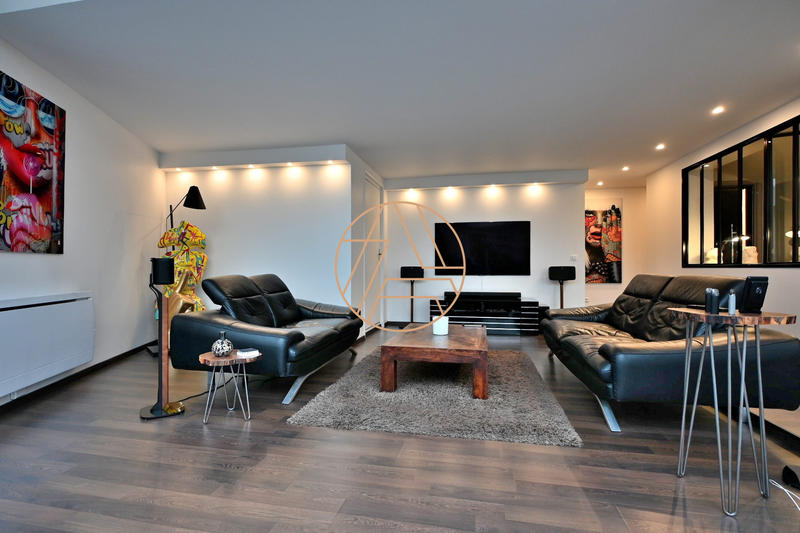 Loft - 202 m² - 8 pièces