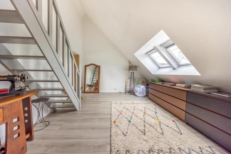 Maison - 250 m² - 8 pièces