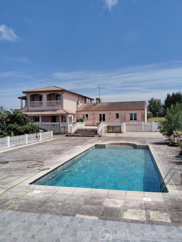 Propriété - 368 m² - 14 pièces