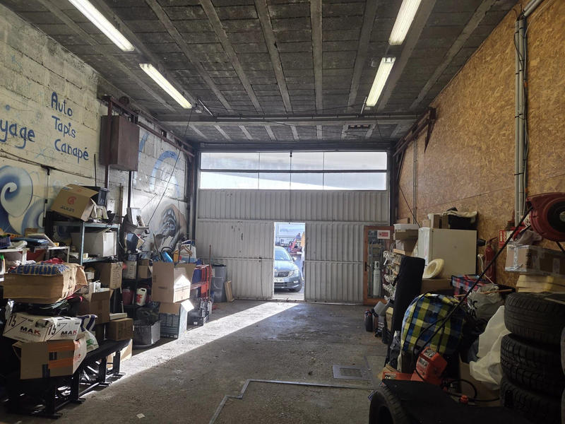 Local d'activités - 699 m²