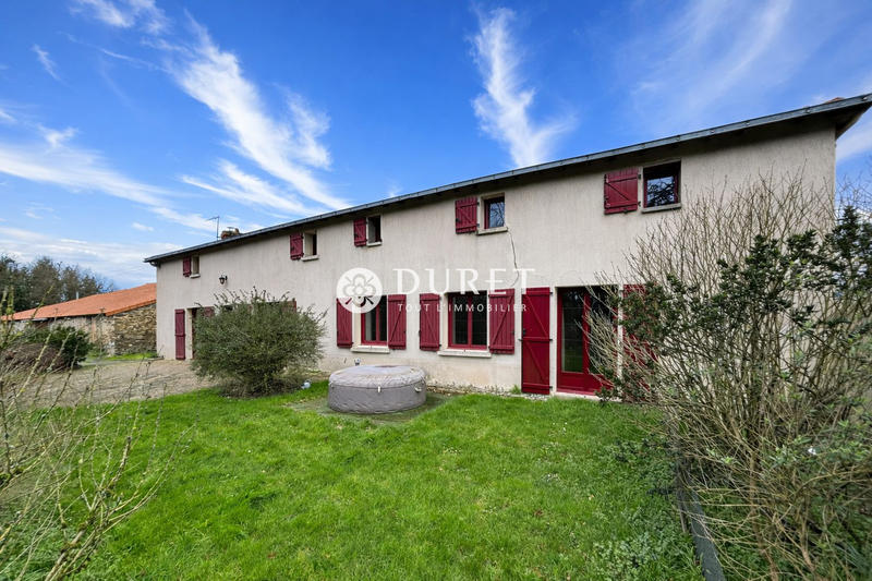 Maison - 210 m² - 5 pièces