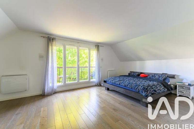 Maison - 232 m² - 8 pièces