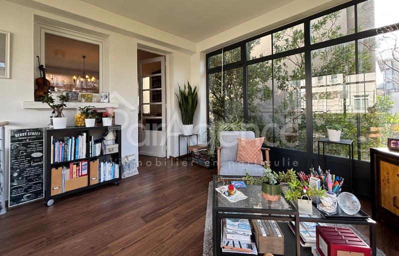 Maison - 248 m² - 9 pièces