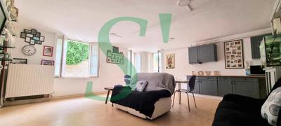 Maison - 233 m² - 10 pièces