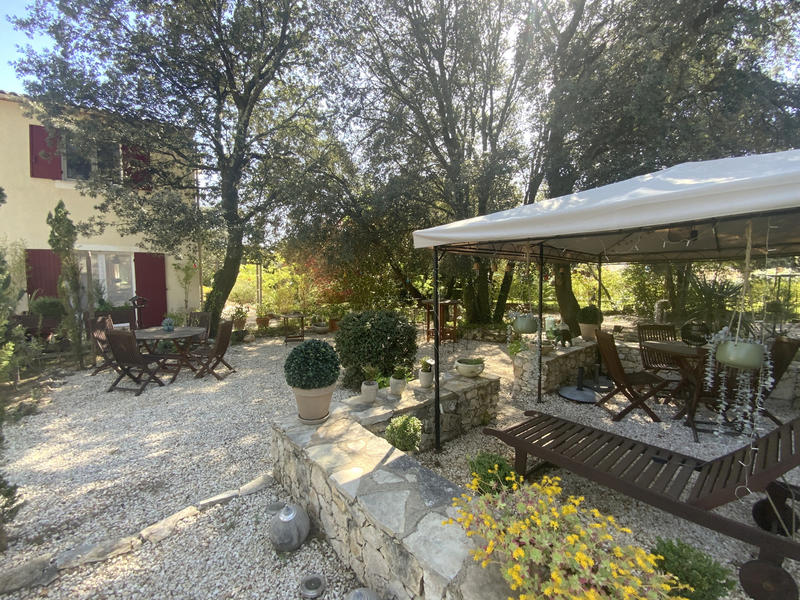 Maison - 275 m² - 10 pièces