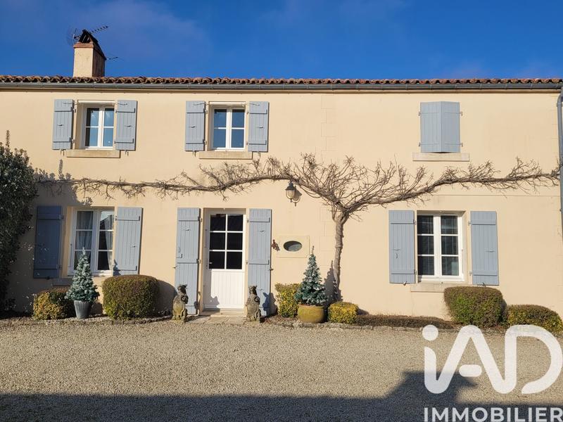 Maison - 170 m² - 9 pièces