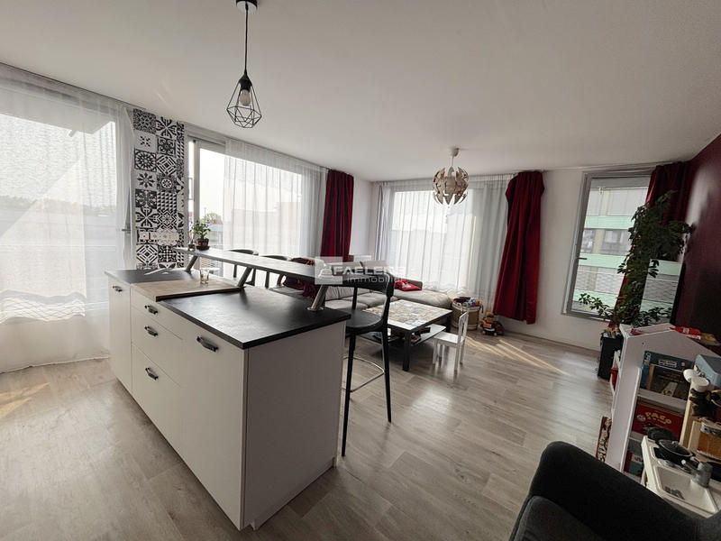 Appartement - 81 m² - 4 pièces