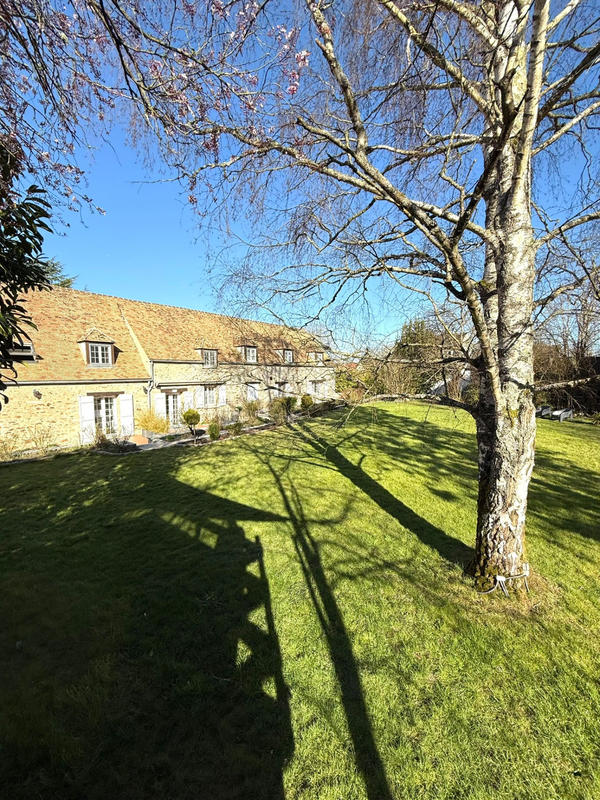 Propriété - 600 m² - 23 pièces