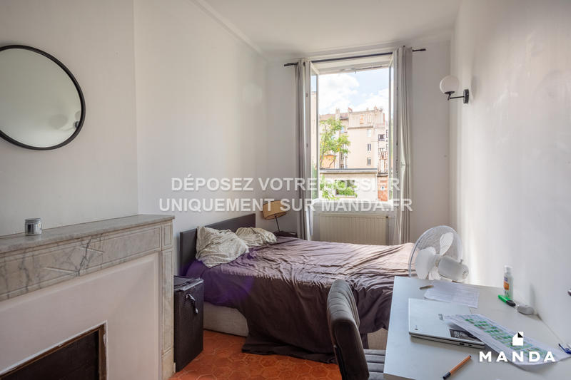 Chambre - 11 m² - 5 pièces