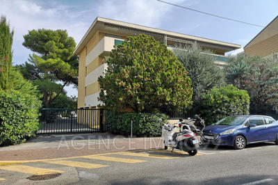 Parking / Garage - 17 m²