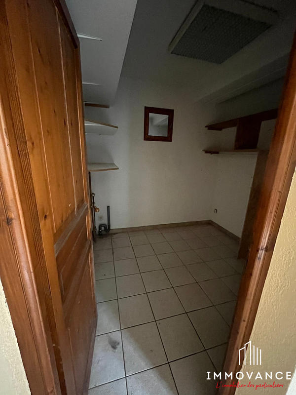 Maison - 350 m² - 7 pièces