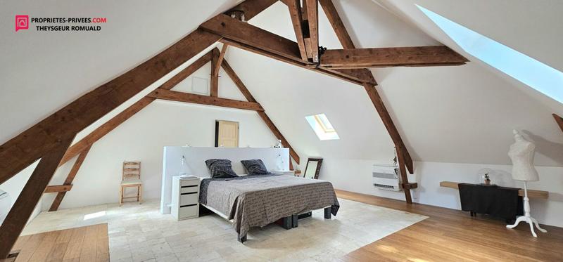 Maison - 250 m² - 8 pièces