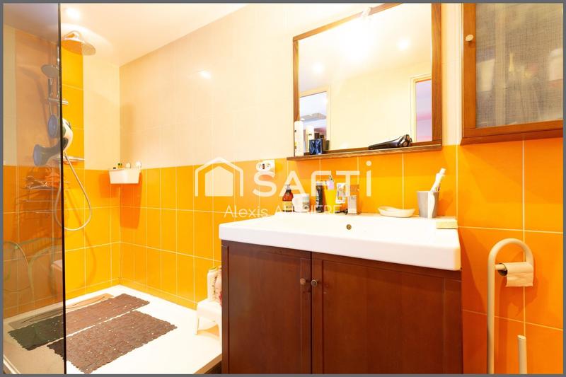 Maison - 222 m² - 12 pièces