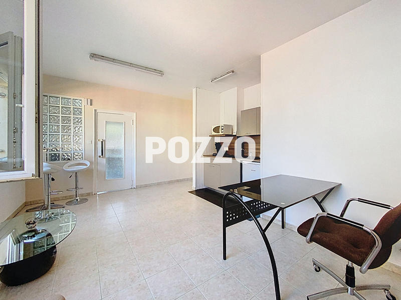 Local commercial - 52 m² - 2 pièces