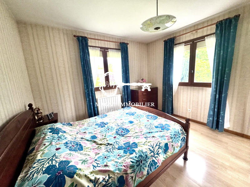 Maison traditionnelle - 140 m² - 6 pièces