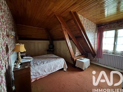 Maison - 200 m² - 8 pièces