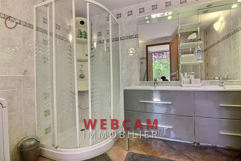 Maison - 210 m² - 8 pièces