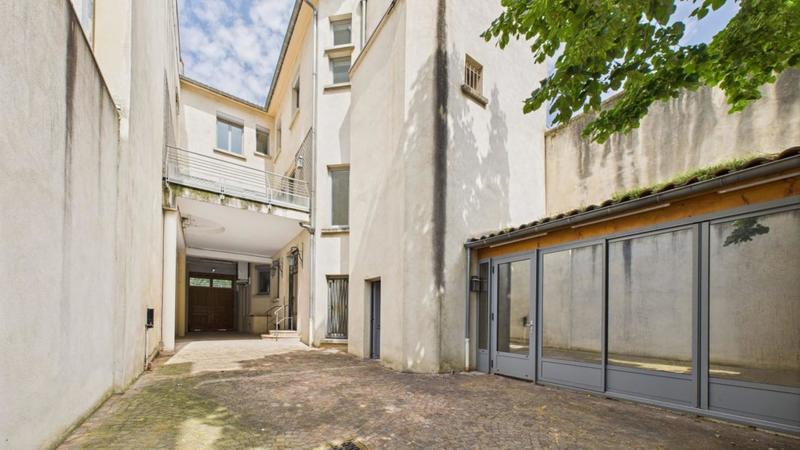 Maison - 300 m² - 11 pièces
