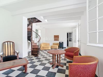 Demeure - 155 m² - 6 pièces