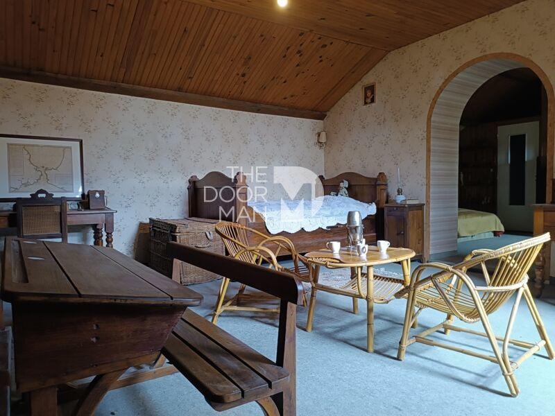 Maison - 428 m² - 8 pièces