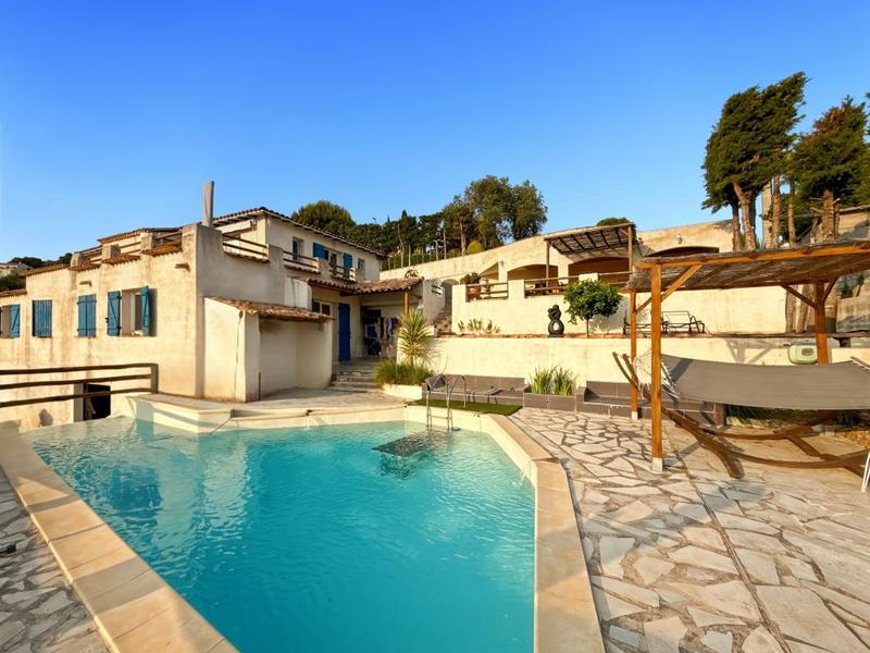 Villa - 170 m² - 5 pièces