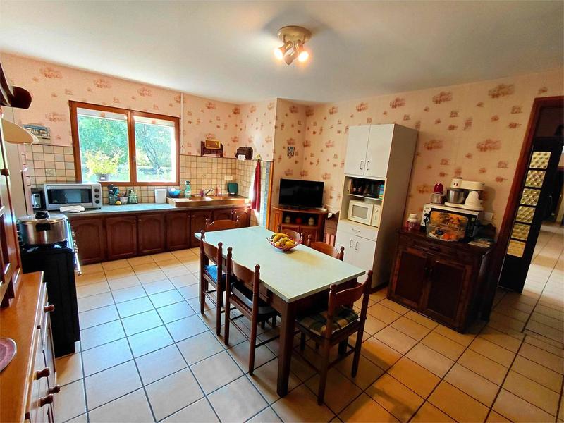 Maison - 140 m² - 5 pièces