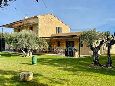 Maison - 240 m² - 7 pièces