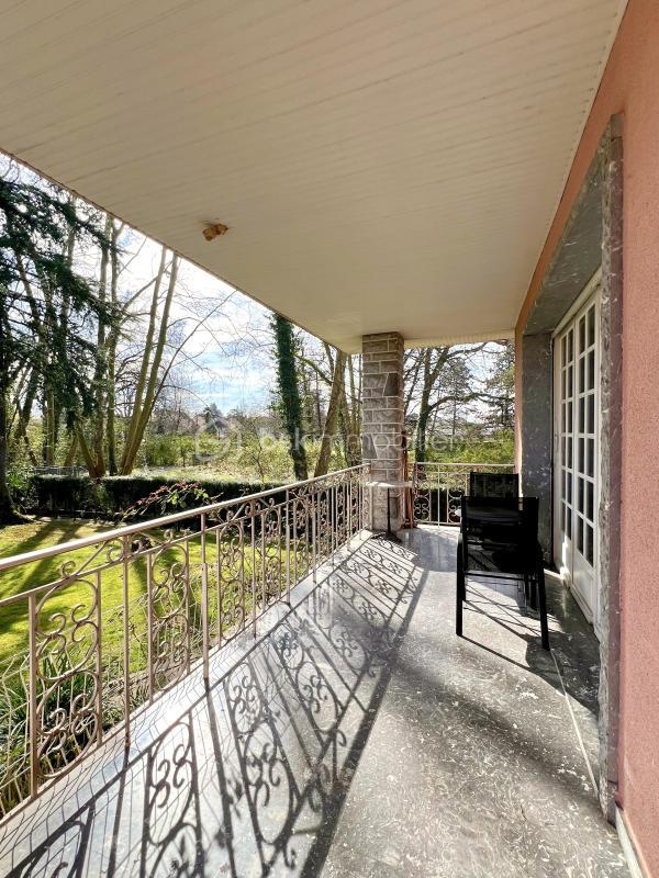 Maison - 180 m² - 7 pièces