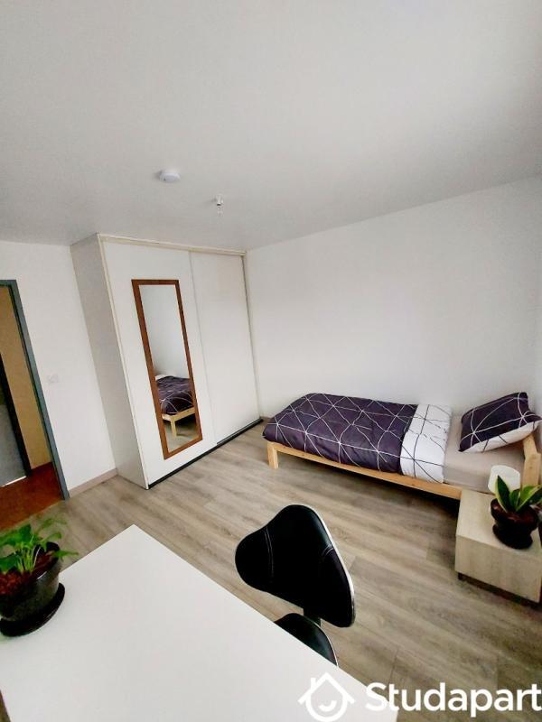 Chambre - 11 m² - 1 pièce