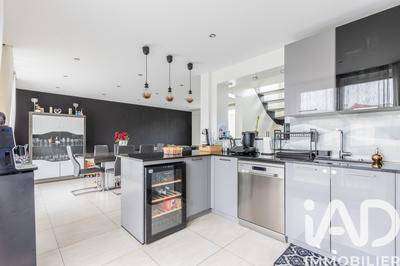 Maison - 127 m² - 6 pièces