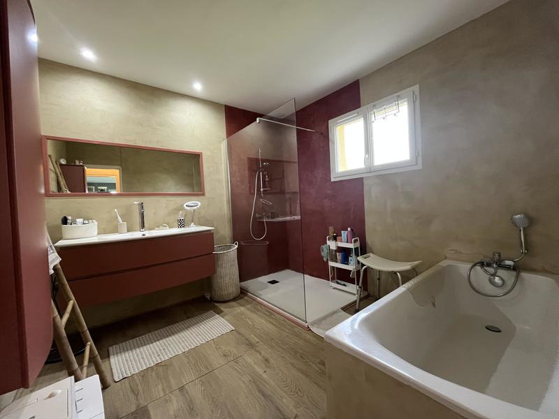 Maison - 259 m² - 5 pièces