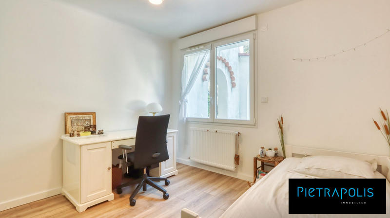 Maison - 220 m² - 9 pièces