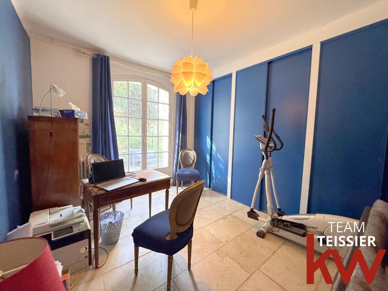 Maison - 301 m² - 5 pièces