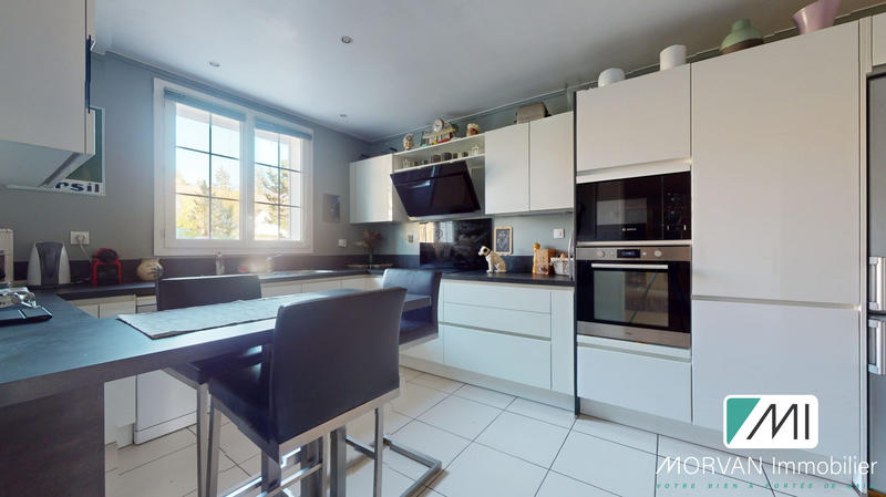 Maison - 290 m² - 11 pièces