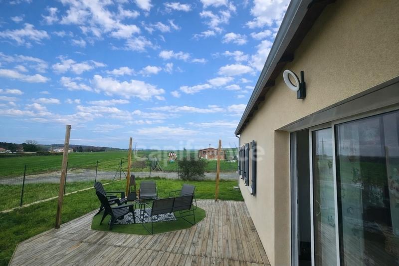 Maison - 96 m² - 5 pièces