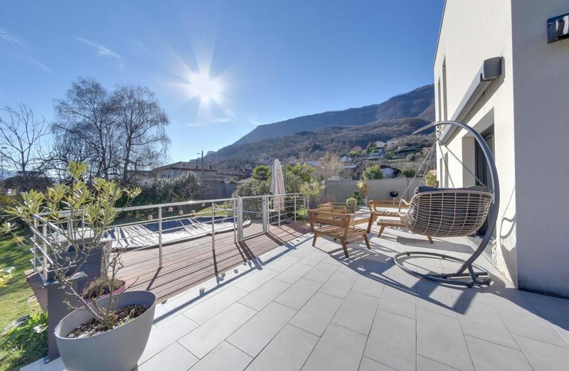 Maison - 98 m² - 4 pièces