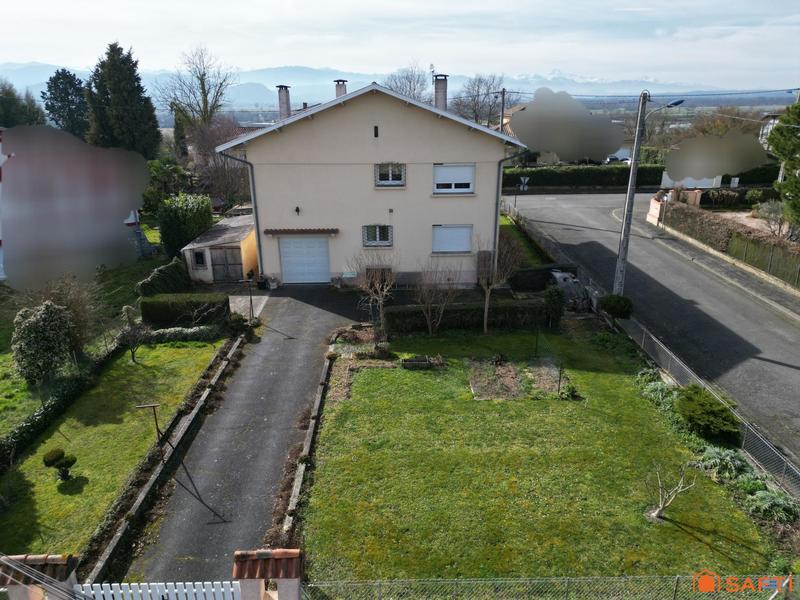 Maison - 223 m² - 7 pièces