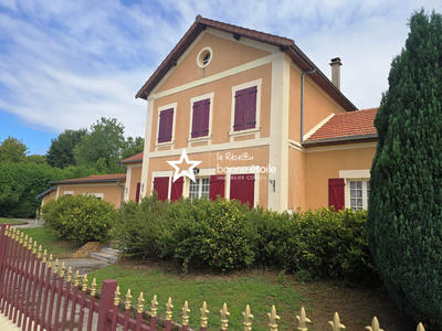 Villa - 155 m² - 8 pièces