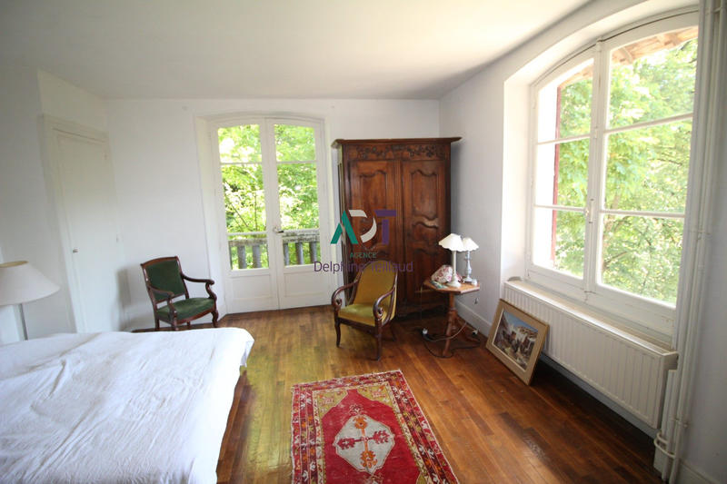 Maison - 300 m² - 12 pièces