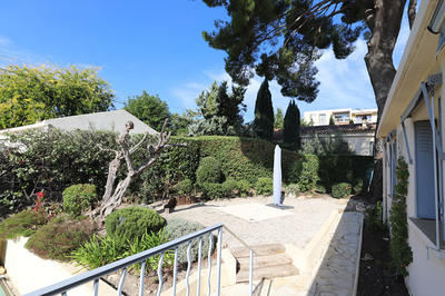 Maison - 104 m² - 5 pièces