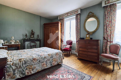 Maison - 150 m² - 10 pièces