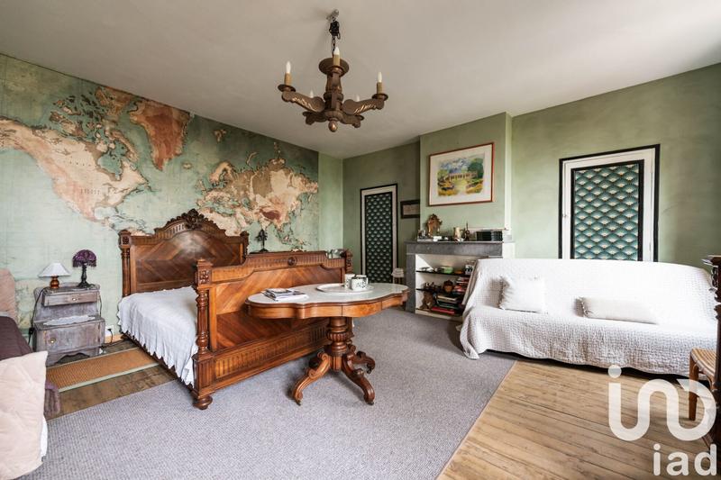 Maison - 285 m² - 9 pièces