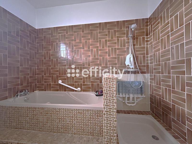 Maison - 111 m² - 5 pièces