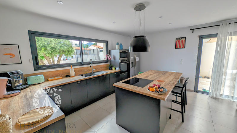 Villa - 190 m² - 6 pièces