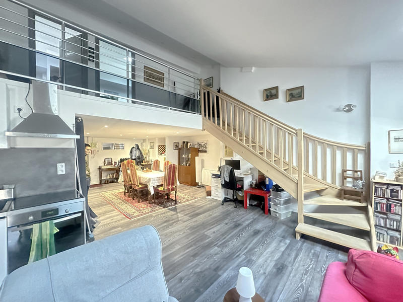 Appartement - 97 m² - 3 pièces