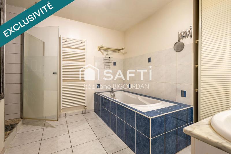 Appartement - 90 m² - 4 pièces