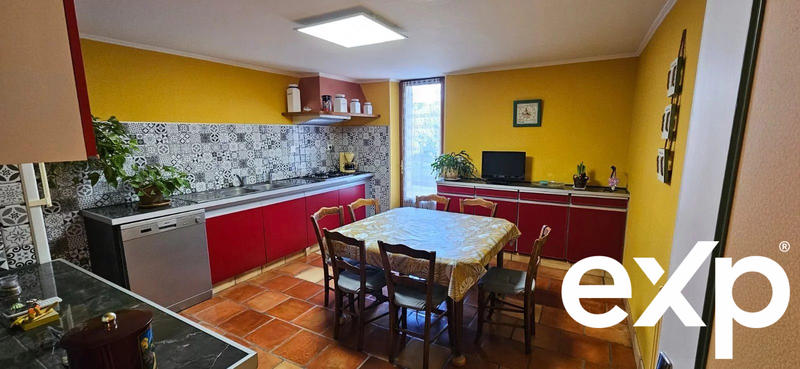 Maison - 410 m² - 11 pièces