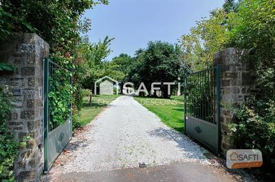 Maison - 400 m² - 17 pièces