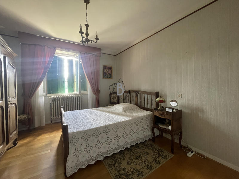 Maison - 230 m² - 10 pièces